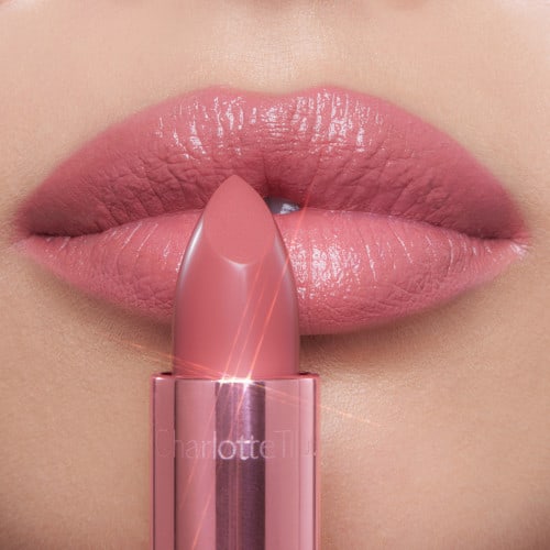This image has an empty alt attribute; its file name is 037_220160_HOLLYWOOD-PINK-REDS_CUL_LIPSTICK__ICON_BABY_FAIR_RJ_2308.jpg
